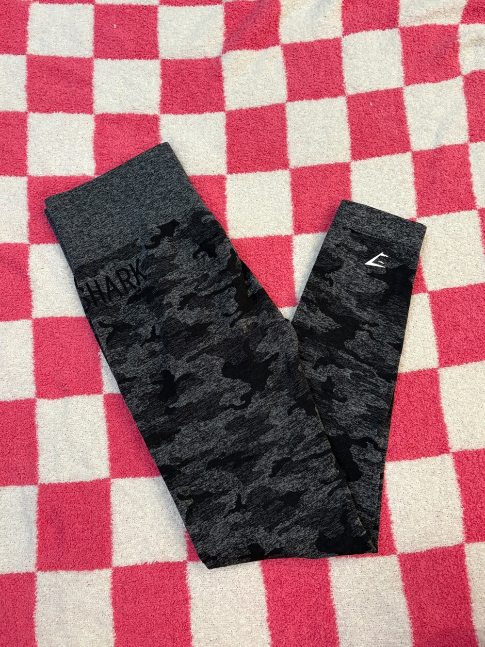 🫧🫧 Gymshark Black & Grey Camo Leggings 🫧
